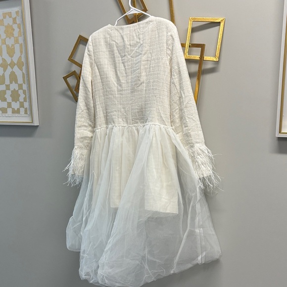 L'ATISTE Textured Cream Blazer with Pearl Button - Picture 9 of 10